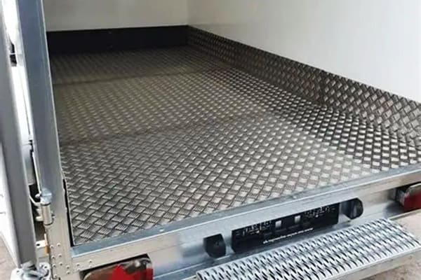 5754 พื้นรถบรรทุกแผ่นอลูมิเนียมตาหมากรุก