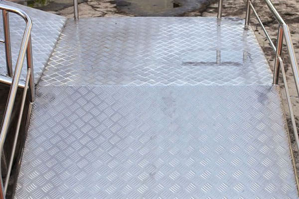 Aplikasi plat tapak alumunium 4x8